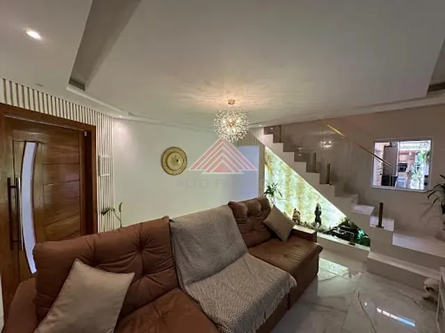Sobrado com 125m² 3 quartos e 2 banheiros, à venda, no bairro Jardim Guapituba em Mauá