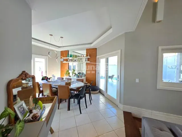 Sobrado com 300m² 3 quartos e 4 banheiros, à venda, no bairro Vila Oliveira em Mogi das Cruzes