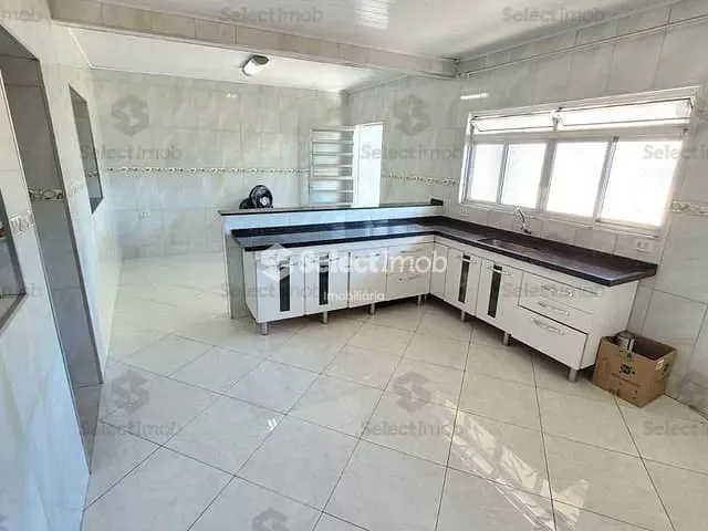 Sobrado com 354m² 4 quartos e 4 banheiros, à venda, no bairro Jardim Itapark em Mauá