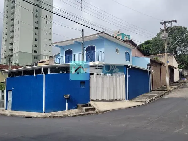 Sobrado 3 quartos e 4 banheiros, à venda, no bairro Jardim Uirá em São José dos Campos