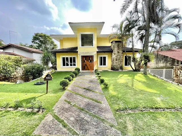 Sobrado com 720m² 4 quartos e 5 banheiros, à venda, no bairro Vila Verde em Itapevi