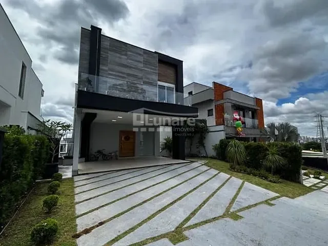 Sobrado com 267m² 4 quartos e 4 banheiros, à venda, no bairro Fazenda Rodeio em Mogi das Cruzes