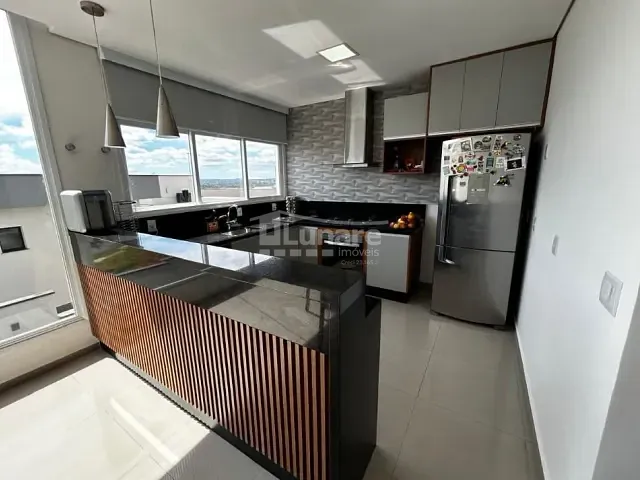Sobrado com 267m² 4 quartos e 4 banheiros, à venda, no bairro Fazenda Rodeio em Mogi das Cruzes