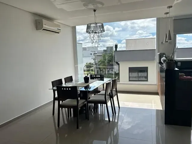 Sobrado com 267m² 4 quartos e 4 banheiros, à venda, no bairro Fazenda Rodeio em Mogi das Cruzes
