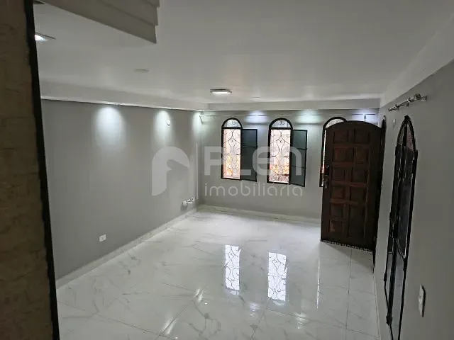 Sobrado com 262m² 3 quartos e 5 banheiros, à venda, no bairro Vila Mazzei em São Paulo