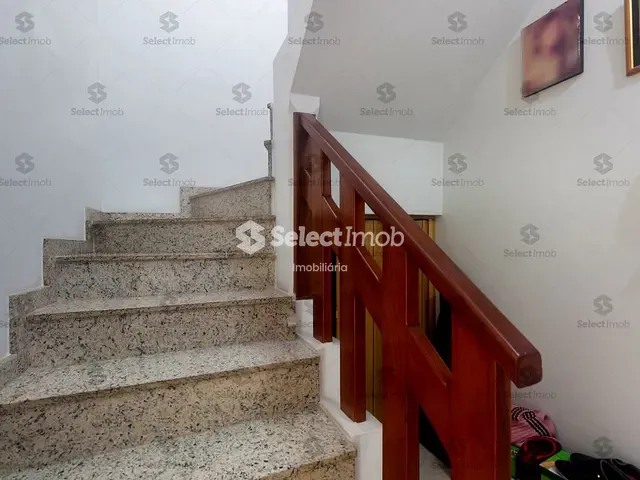 Sobrado com 182m² 3 quartos e 2 banheiros, à venda, no bairro Vila Nossa Senhora das Vitórias em Mauá