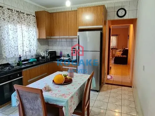 Sobrado com 140m² 3 quartos e 3 banheiros, à venda, no bairro Jardim das Indústrias em São José dos Campos