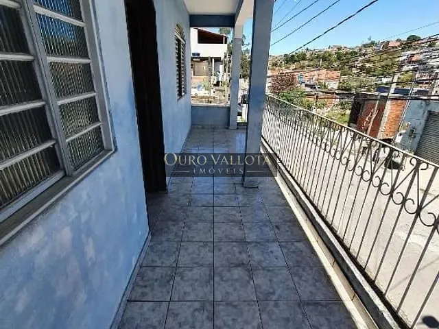 Sobrado com 250m² 3 quartos e 2 banheiros, à venda, no bairro Jardim Nova Esperança em Francisco Morato