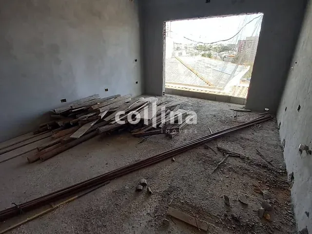 Sobrado com 162m² 3 quartos e 2 banheiros, à venda, no bairro Umuarama em Osasco