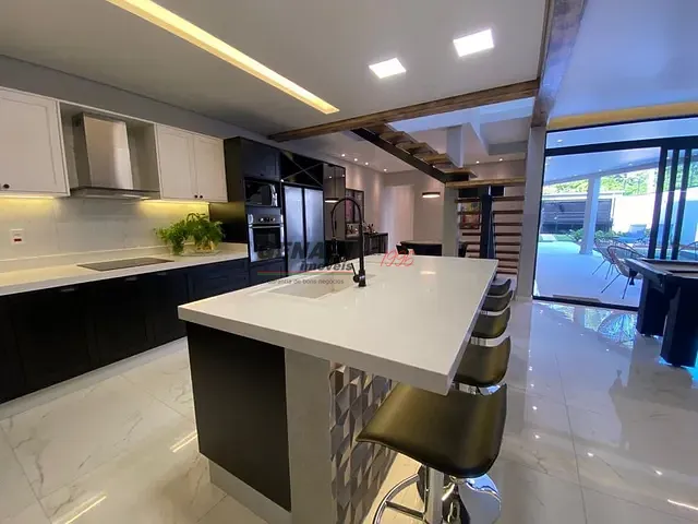 Sobrado com 250m² 5 quartos e 4 banheiros, à venda, no bairro Jardim Maringá em Indaiatuba