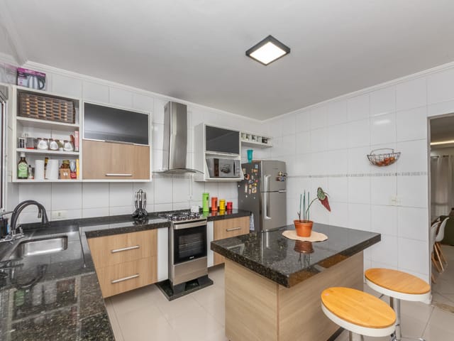 Foto do Sobrado - Sobrado para venda em Vila Portuguesa com 2 quartos, 76m² | Lares e Andares Imóveis