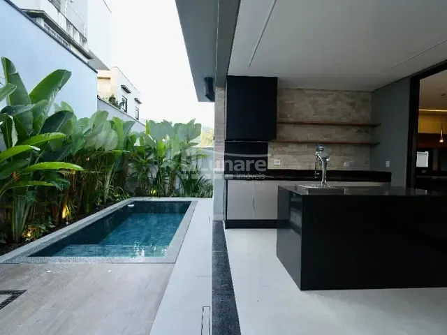 Sobrado com 274m² 4 quartos e 6 banheiros, à venda, no bairro Fazenda Rodeio em Mogi das Cruzes