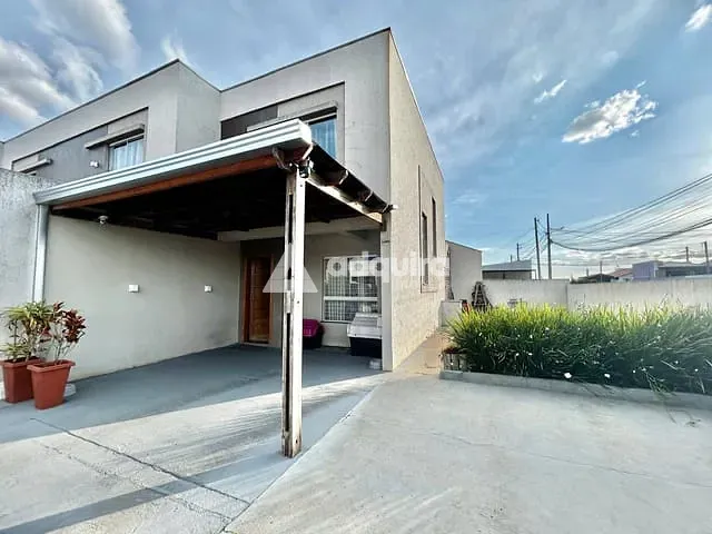 Sobrado com 150m² 2 quartos e 2 banheiros, à venda, no bairro Cará-cará em Ponta Grossa