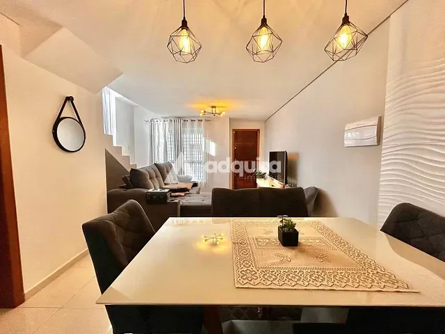 Sobrado com 150m² 2 quartos e 2 banheiros, à venda, no bairro Cará-cará em Ponta Grossa