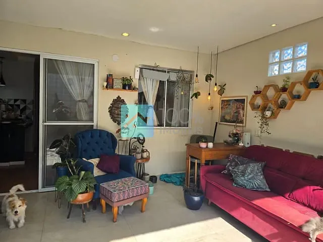 Sobrado 2 quartos e 1 banheiro, à venda, no bairro Eugênio de Mello em São José dos Campos