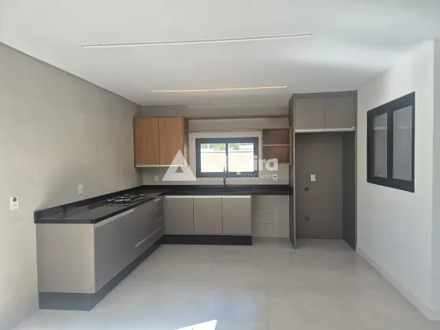 Sobrado com 200m² 3 quartos e 3 banheiros, à venda, no bairro Colônia Dona Luíza em Ponta Grossa