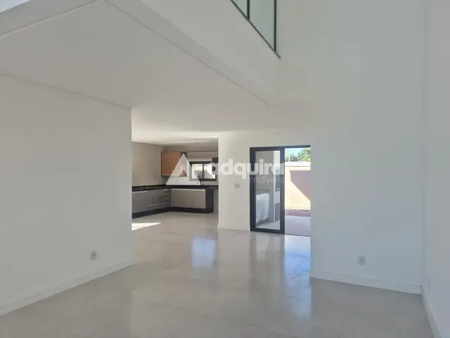 Sobrado com 200m² 3 quartos e 3 banheiros, à venda, no bairro Colônia Dona Luíza em Ponta Grossa