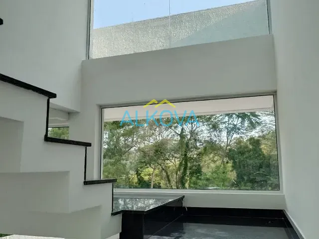 Sobrado com 1000m² 5 quartos e 7 banheiros, à venda, no bairro Tapanhão em Jambeiro