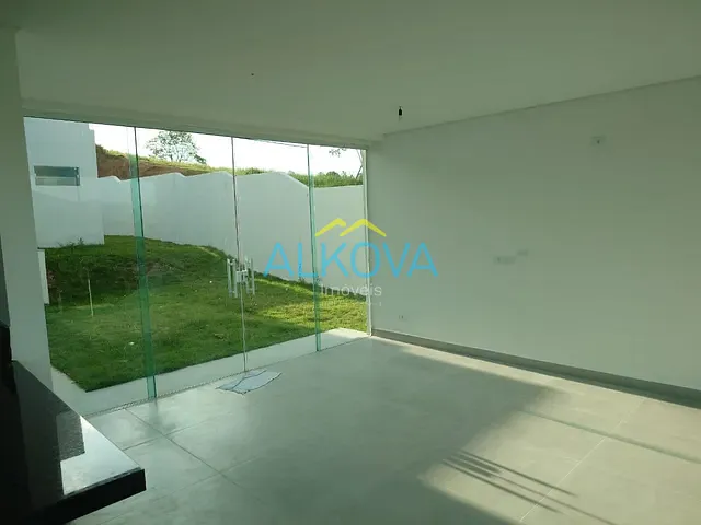 Sobrado com 1000m² 5 quartos e 7 banheiros, à venda, no bairro Tapanhão em Jambeiro