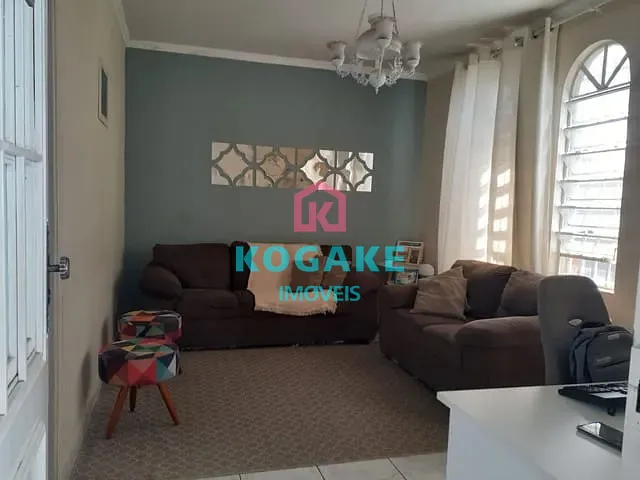 Sobrado com 220m² 4 quartos e 3 banheiros, à venda, no bairro Monte Castelo em São José dos Campos