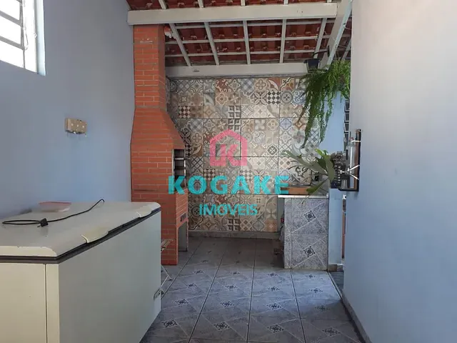 Sobrado com 220m² 4 quartos e 3 banheiros, à venda, no bairro Monte Castelo em São José dos Campos