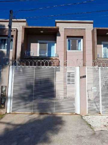 Sobrado à Venda na Vila Liane, 3 Dormitórios, Suíte, Churrasqueira e Garagem