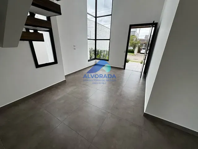 Sobrado com 250m² 4 quartos e 2 banheiros, à venda, no bairro Condomínio Residencial Mantiqueira em São José dos Campos