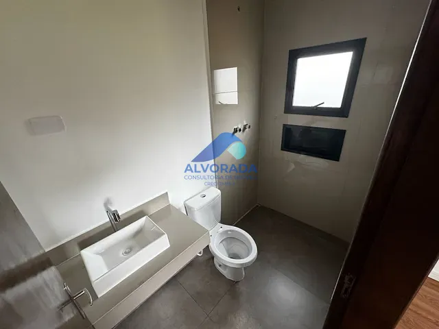 Sobrado com 250m² 4 quartos e 2 banheiros, à venda, no bairro Condomínio Residencial Mantiqueira em São José dos Campos
