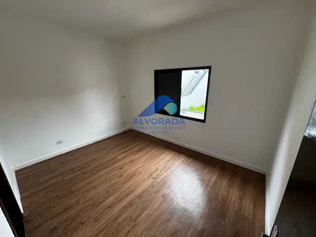 Sobrado com 250m² 4 quartos e 2 banheiros, à venda, no bairro Condomínio Residencial Mantiqueira em São José dos Campos