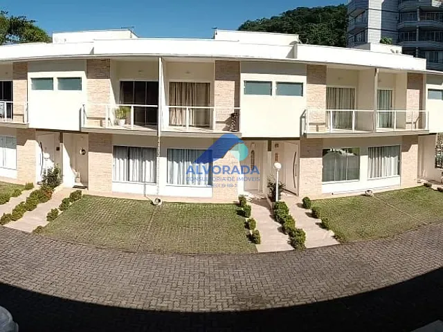 Sobrado 2 quartos e 3 banheiros, à venda, no bairro Massaguaçu em Caraguatatuba