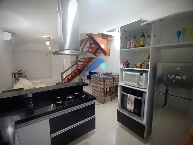 Sobrado 2 quartos e 3 banheiros, à venda, no bairro Massaguaçu em Caraguatatuba