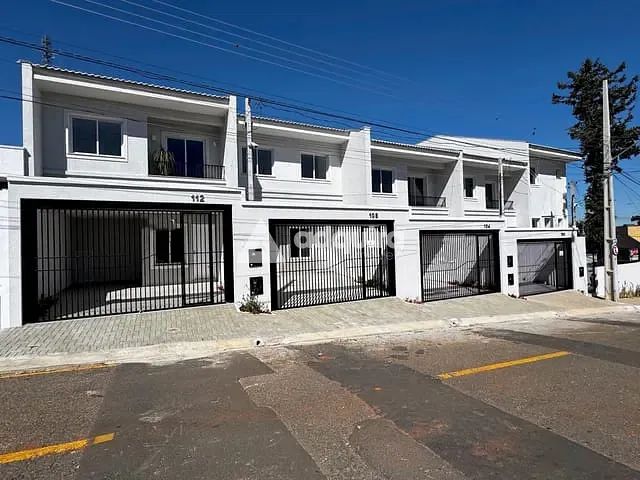 Sobrado 3 quartos e 3 banheiros, à venda, no bairro Orfãs em Ponta Grossa