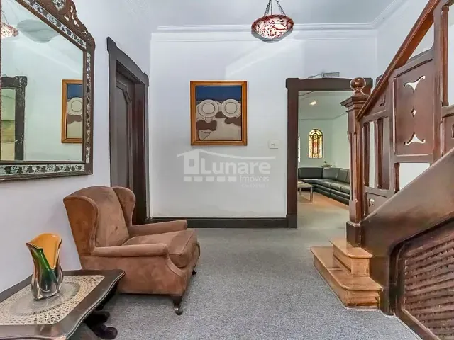 Sobrado com 576m², à venda, no bairro Pacaembu em São Paulo