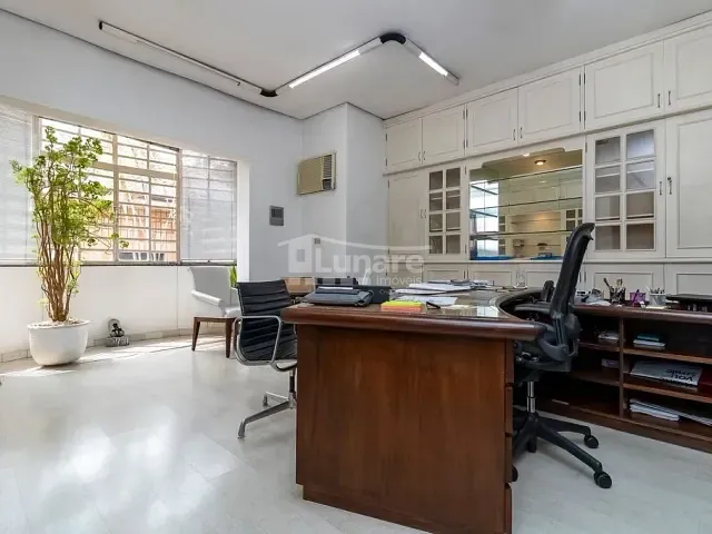 Sobrado com 576m², à venda, no bairro Pacaembu em São Paulo