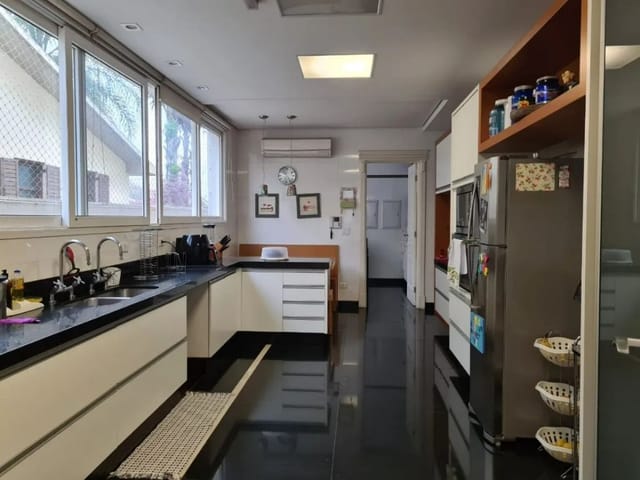 Sobrado com 663m² 4 quartos e 6 banheiros, à venda, no bairro Alphaville Residencial Dois em Barueri