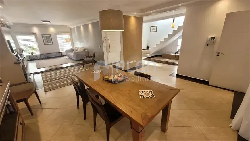Casa de 4 quartos à venda em Jardim Leonor Mendes de Barros, São Paulo