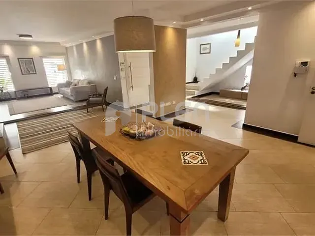 Sobrado 4 quartos e 5 banheiros, à venda, no bairro Jardim Leonor Mendes de Barros em São Paulo