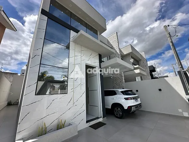 Sobrado com 156m² 3 quartos e 2 banheiros, à venda, no bairro Jardim Carvalho em Ponta Grossa
