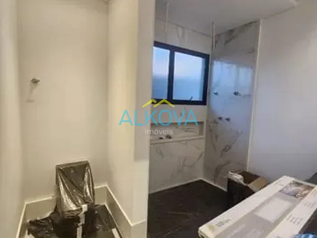 Sobrado com 600m² 4 quartos e 6 banheiros, à venda, no bairro Condomínio Residencial Colinas do Paratehy em São José dos Campos