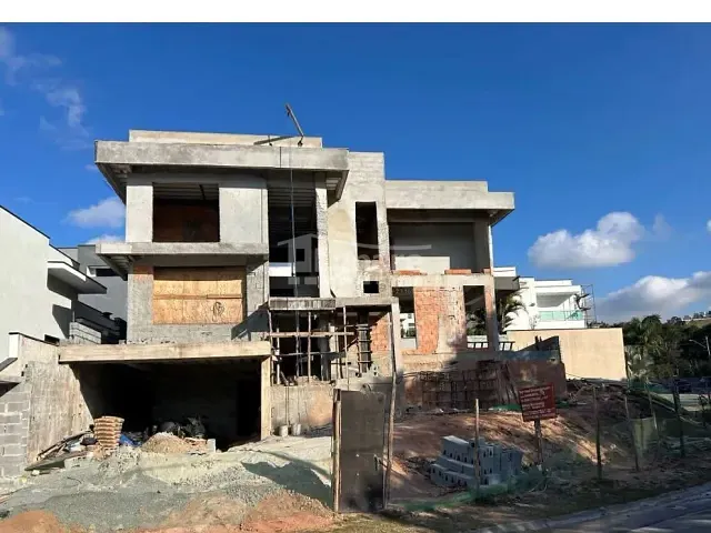 Sobrado com 450m² 4 quartos e 5 banheiros, à venda, no bairro Jardim Aracy em Mogi das Cruzes