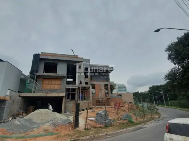 Sobrado com 450m² 4 quartos e 5 banheiros, à venda, no bairro Jardim Aracy em Mogi das Cruzes