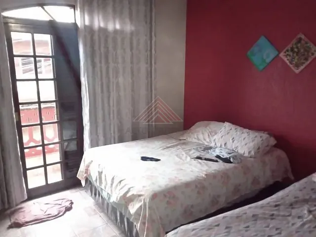 Sobrado com 125m² 4 quartos e 2 banheiros, à venda, no bairro Jardim Zaira em Mauá