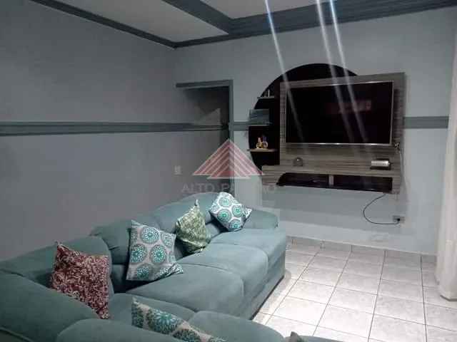 Sobrado com 125m² 4 quartos e 2 banheiros, à venda, no bairro Jardim Zaira em Mauá