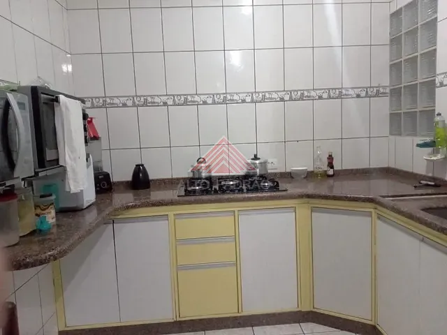 Sobrado com 125m² 4 quartos e 2 banheiros, à venda, no bairro Jardim Zaira em Mauá