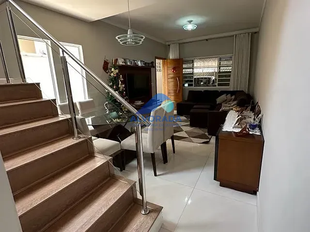 Sobrado com 125m² 5 quartos e 4 banheiros, à venda, no bairro Jardim das Indústrias em São José dos Campos