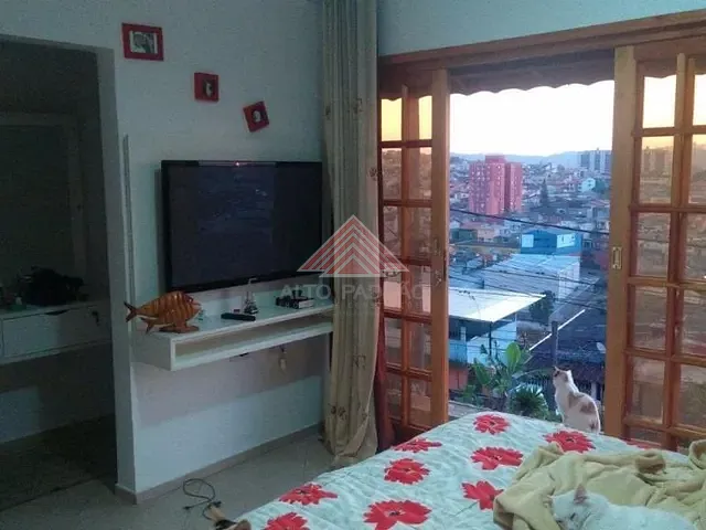 Sobrado com 180m² 3 quartos e 2 banheiros, à venda, no bairro Parque das Américas em Mauá