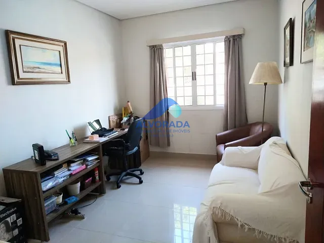 Sobrado com 300m² 3 quartos e 4 banheiros, à venda ou para alugar, no bairro Vila Betânia em São José dos Campos