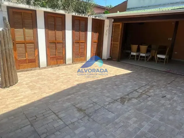 Sobrado com 150m² 2 quartos e 1 banheiro, à venda, no bairro Itaguá em Ubatuba