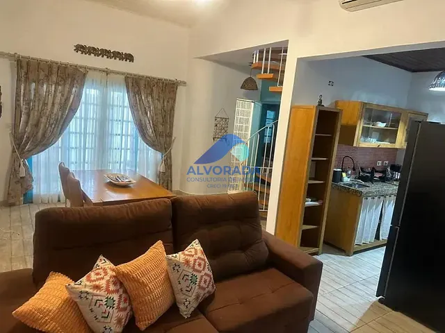 Sobrado com 150m² 2 quartos e 1 banheiro, à venda, no bairro Itaguá em Ubatuba