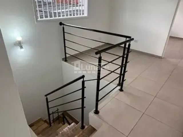 Sobrado com 125m² 3 quartos e 2 banheiros, à venda, no bairro Jardim Rodeio em Mogi das Cruzes